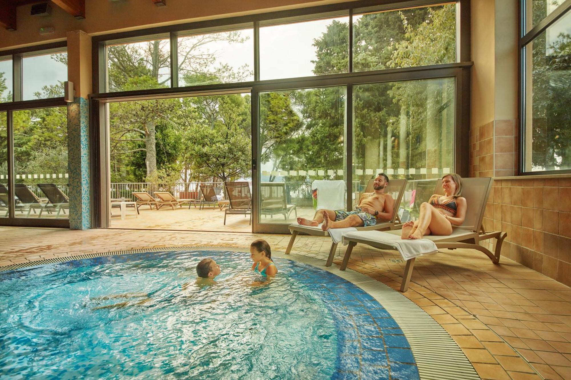 Adria Apartments - Hotel & Resort Adria أنكاران المظهر الخارجي الصورة
